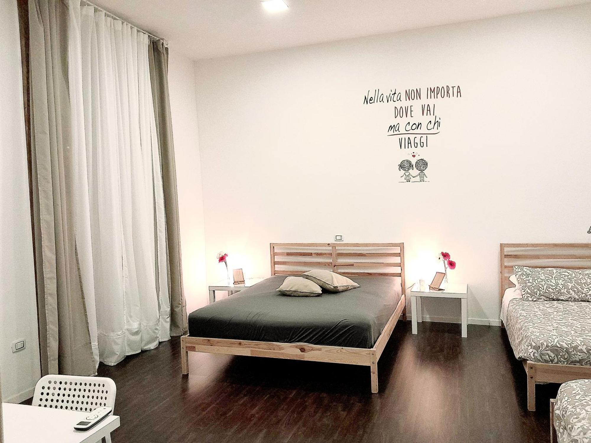 Piazza Carita' Centro Storico Apartment Naples Room photo